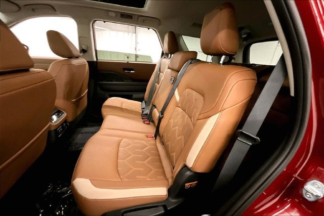 2026 Nissan Pathfinder Platinum 4WD - Accent, Cargo, Lighting Pkgs