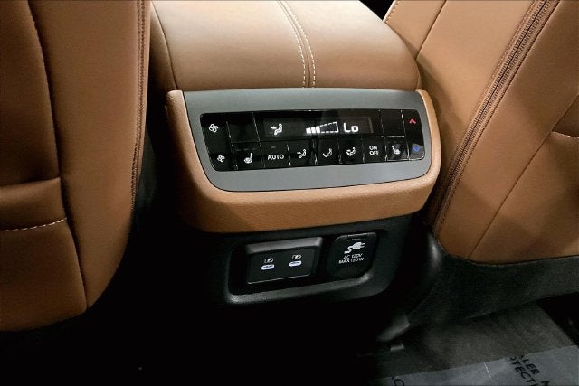 2026 Nissan Pathfinder Platinum 4WD - Accent, Cargo, Lighting Pkgs