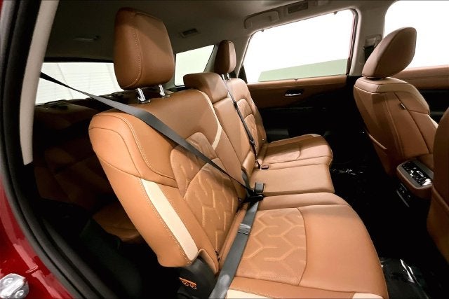 2026 Nissan Pathfinder Platinum 4WD - Accent, Cargo, Lighting Pkgs