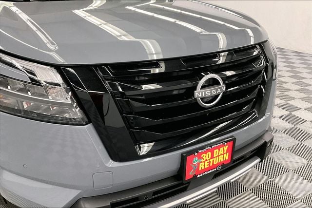 2025 Nissan Pathfinder Platinum 4WD - Black Appearance, Cargo, Lighting Pkgs