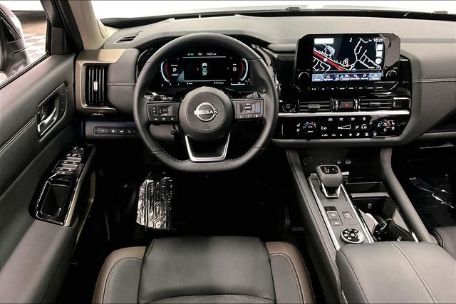 2025 Nissan Pathfinder Platinum 4WD - Black Appearance, Cargo, Lighting Pkgs