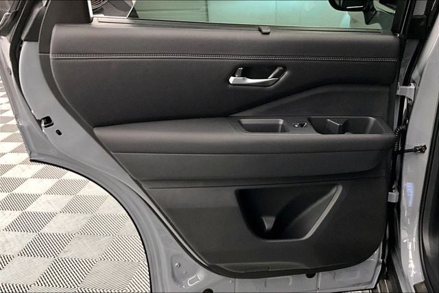 2025 Nissan Pathfinder Platinum 4WD - Black Appearance, Cargo, Lighting Pkgs