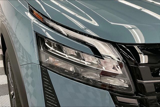 2026 Nissan Pathfinder Platinum 4WD - Accent and Cargo Packages