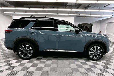 2026 Nissan Pathfinder Platinum 4WD - Accent and Cargo Packages