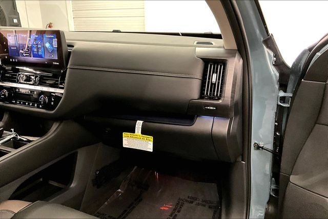 2026 Nissan Pathfinder Platinum 4WD - Accent and Cargo Packages