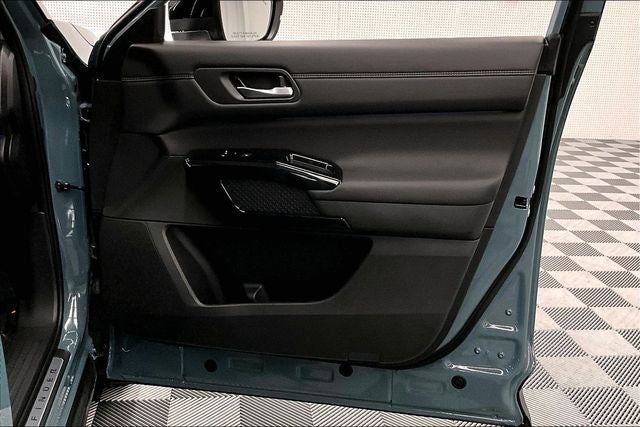 2026 Nissan Pathfinder Platinum 4WD - Accent and Cargo Packages
