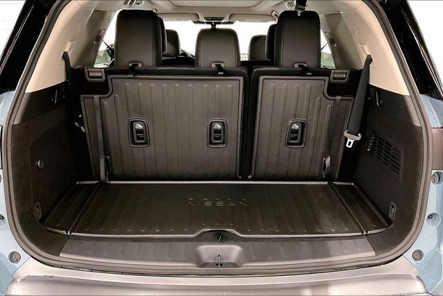 2026 Nissan Pathfinder Platinum 4WD - Accent and Cargo Packages