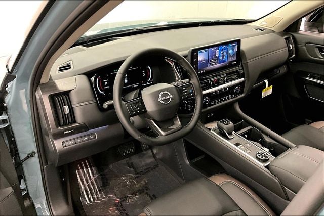2026 Nissan Pathfinder Platinum 4WD - Accent and Cargo Packages