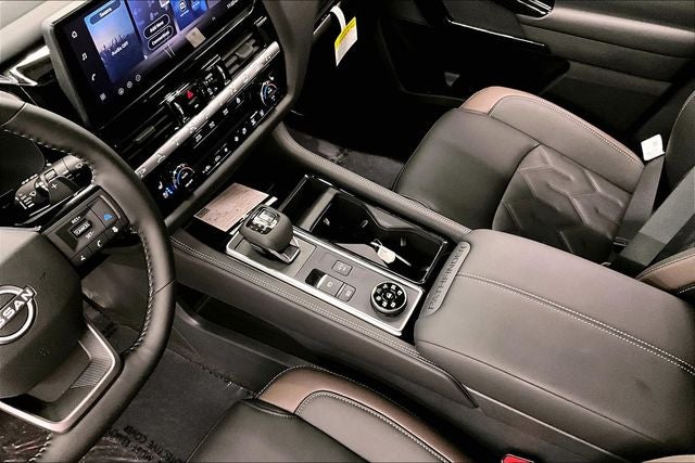 2026 Nissan Pathfinder Platinum 4WD - Accent and Cargo Packages