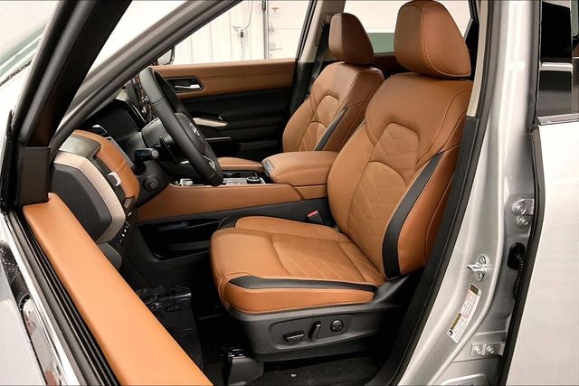 2025 Nissan Pathfinder Platinum 4WD - Black Appearance, Lighting, Cargo Pkgs