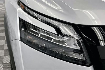 2025 Nissan Pathfinder Platinum 4WD - Black Appearance, Lighting, Cargo Pkgs