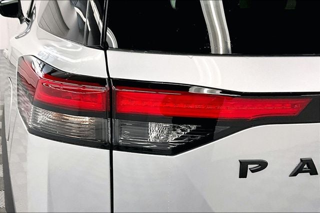 2025 Nissan Pathfinder Platinum 4WD - Black Appearance, Lighting, Cargo Pkgs