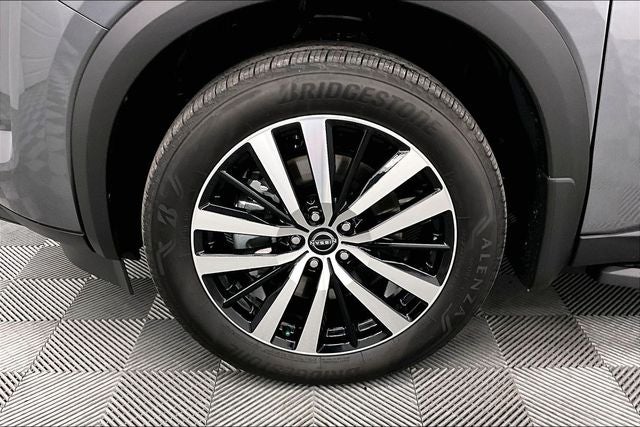 2025 Nissan Pathfinder Platinum 4WD - Black Appearance, Lighting, Cargo Pkgs