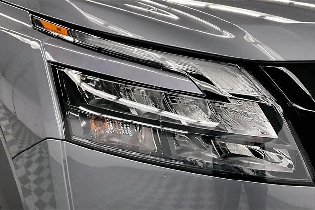 2025 Nissan Pathfinder Platinum 4WD - Black Appearance, Lighting, Cargo Pkgs