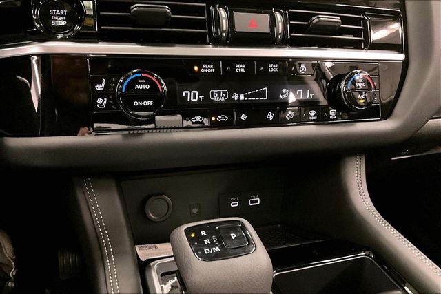 2025 Nissan Pathfinder Platinum 4WD - Black Appearance, Lighting, Cargo Pkgs