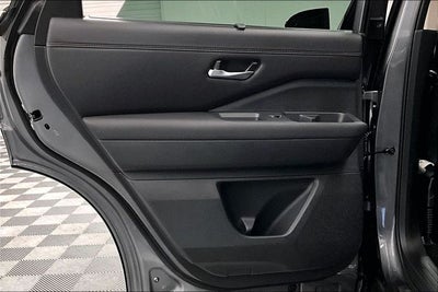 2025 Nissan Pathfinder Platinum 4WD - Black Appearance, Lighting, Cargo Pkgs