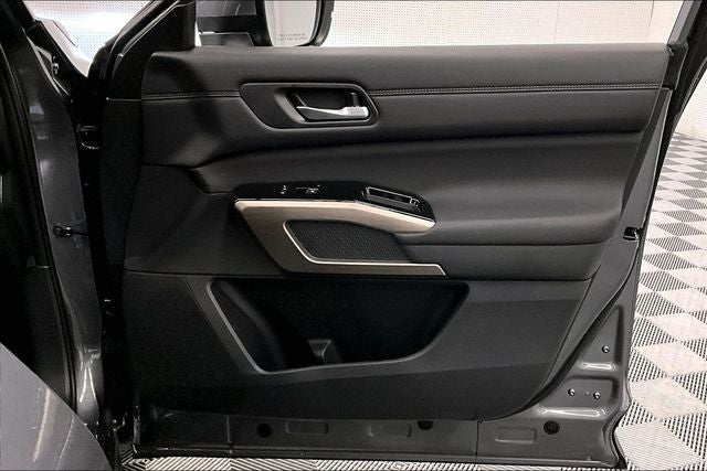 2025 Nissan Pathfinder Platinum 4WD - Black Appearance, Lighting, Cargo Pkgs