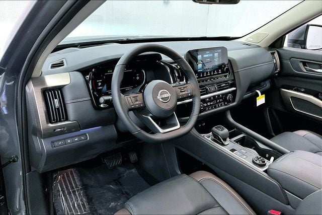 2025 Nissan Pathfinder Platinum 4WD - Black Appearance, Lighting, Cargo Pkgs