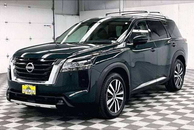 2023 Nissan Pathfinder Platinum 4x4 - Pano Roof - Htd/Cooled Leather