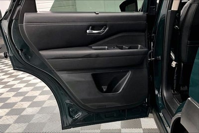 2023 Nissan Pathfinder Platinum 4x4 - Pano Roof - Htd/Cooled Leather