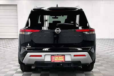 2025 Nissan Pathfinder Platinum 4WD - Black Appearance, Lighting, Cargo Pkgs