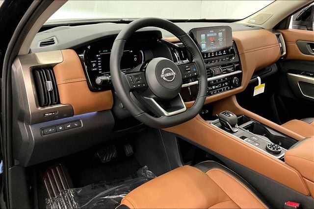 2025 Nissan Pathfinder Platinum 4WD - Black Appearance, Lighting, Cargo Pkgs