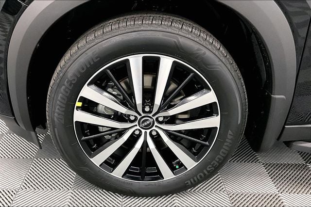 2025 Nissan Pathfinder Platinum 4WD - Black Appearance, Lighting, Cargo Pkgs