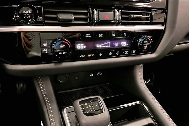 2025 Nissan Pathfinder Platinum 4WD - Black Appearance, Lighting, Cargo Pkgs