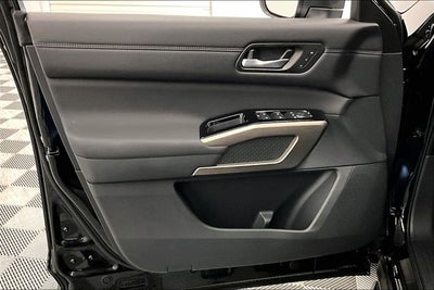 2025 Nissan Pathfinder Platinum 4WD - Black Appearance, Lighting, Cargo Pkgs