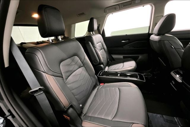 2025 Nissan Pathfinder Platinum 4WD - Black Appearance, Lighting, Cargo Pkgs