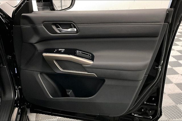 2025 Nissan Pathfinder Platinum 4WD - Black Appearance, Lighting, Cargo Pkgs