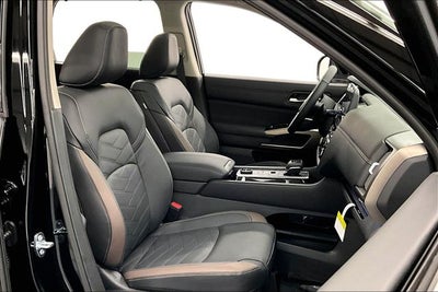 2025 Nissan Pathfinder Platinum 4WD - Black Appearance, Lighting, Cargo Pkgs