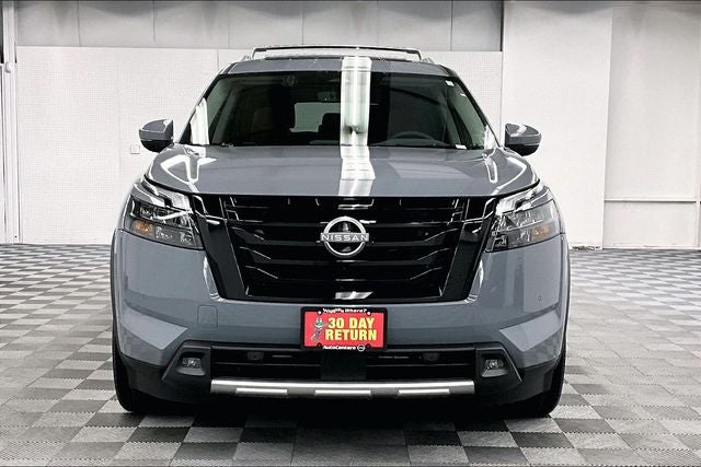 2025 Nissan Pathfinder Platinum 4WD - Black Appearance, Lighting, Cargo Pkgs