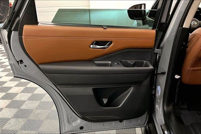 2025 Nissan Pathfinder Platinum 4WD - Black Appearance, Lighting, Cargo Pkgs