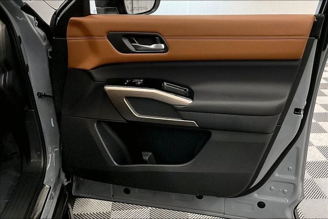 2025 Nissan Pathfinder Platinum 4WD - Black Appearance, Lighting, Cargo Pkgs