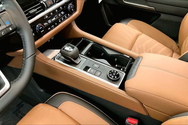 2025 Nissan Pathfinder Platinum 4WD - Black Appearance, Lighting, Cargo Pkgs