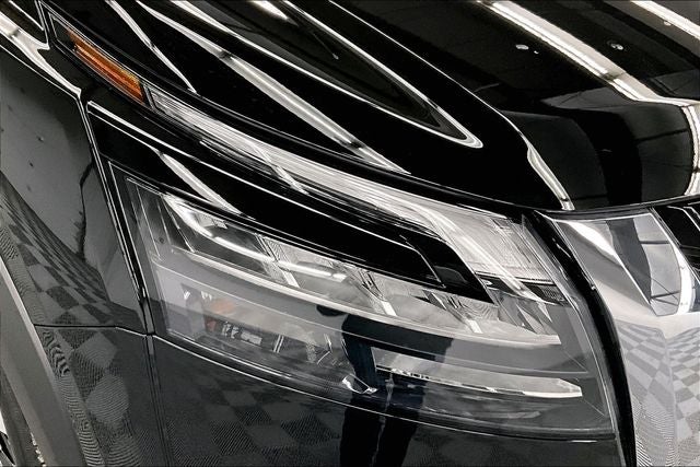 2025 Nissan Pathfinder Platinum 4WD - Lighting and Cargo Packages