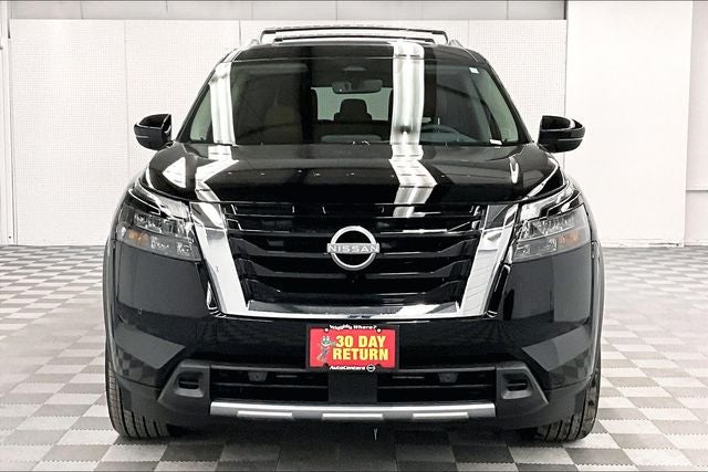 2025 Nissan Pathfinder Platinum 4WD - Lighting and Cargo Packages