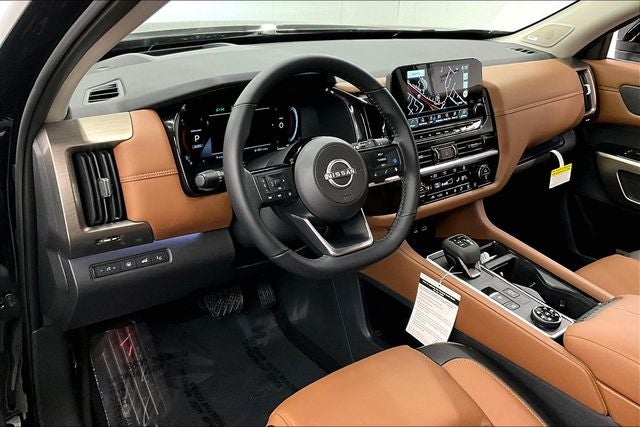 2025 Nissan Pathfinder Platinum 4WD - Lighting and Cargo Packages