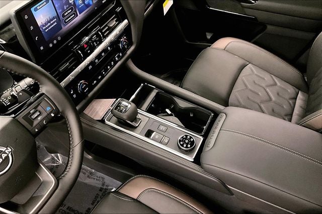 2026 Nissan Pathfinder Platinum 4WD