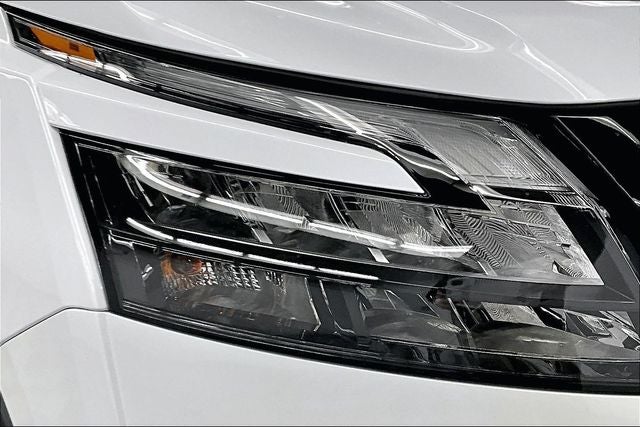 2025 Nissan Pathfinder Platinum 4WD - Black Appearance, Lighting, Cargo Pkgs