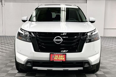 2025 Nissan Pathfinder Platinum 4WD - Black Appearance, Lighting, Cargo Pkgs