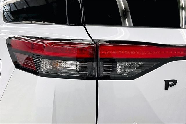 2025 Nissan Pathfinder Platinum 4WD - Black Appearance, Lighting, Cargo Pkgs