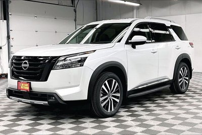 2025 Nissan Pathfinder Platinum 4WD - Black Appearance, Lighting, Cargo Pkgs