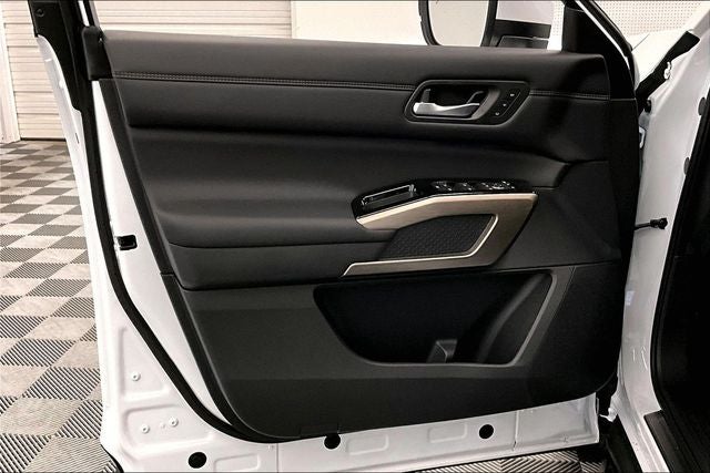 2025 Nissan Pathfinder Platinum 4WD - Black Appearance, Lighting, Cargo Pkgs