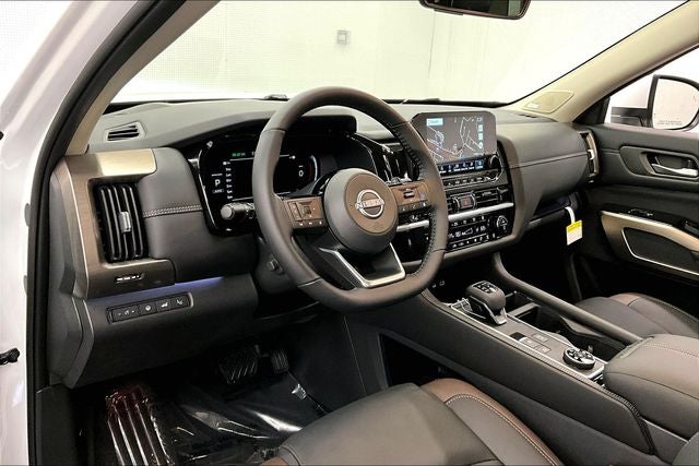 2025 Nissan Pathfinder Platinum 4WD - Black Appearance, Lighting, Cargo Pkgs