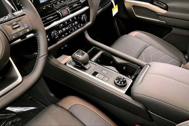 2025 Nissan Pathfinder Platinum 4WD - Black Appearance, Lighting, Cargo Pkgs