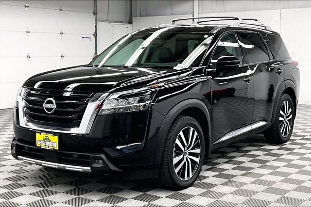 2023 Nissan Pathfinder Platinum 4x4-Pano Roof-Adaptive Cruise-Htd/Cooled Leather