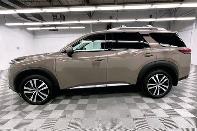 2025 Nissan Pathfinder Platinum 4x4-Pano Roof-Adaptive Cruise-Htd/Cooled Leather