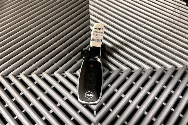 2025 Nissan Pathfinder Platinum 4WD - Cargo Package